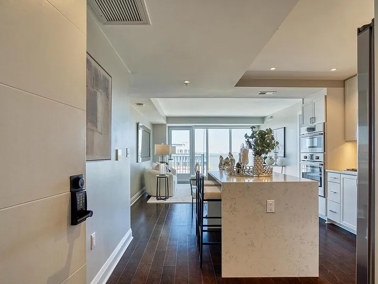925 N Fairfax St #1004 — Photo 9