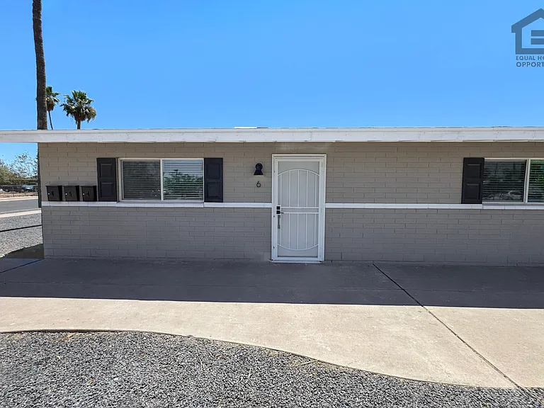 4933 E Willetta St — Photo 9
