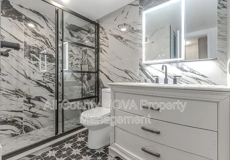 922 24th St NW #614 — Photo 16