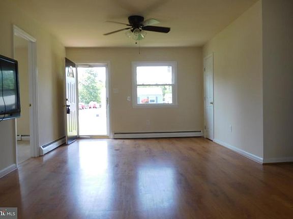 3rd image of 1225 E Longview Dr