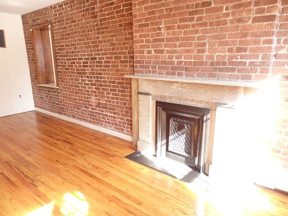3rd image of 418 W 47th St APT 5R
