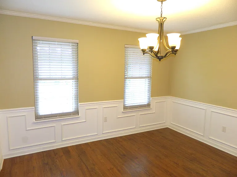 635 Clinton Way W — Photo 10