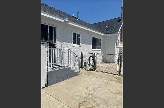 545 S Sadler Ave — Photo 17