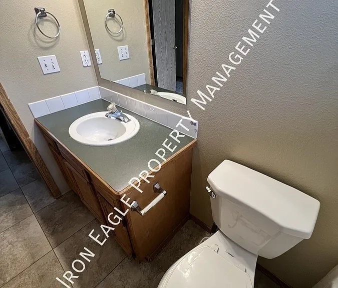 1209 E Linden St — Photo 9