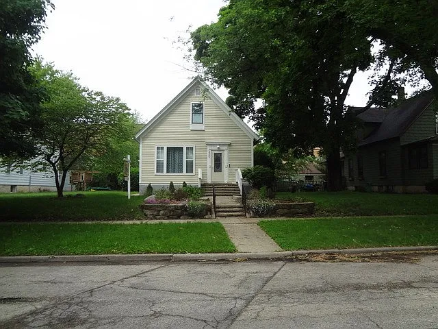 220 Orchard St photo 1