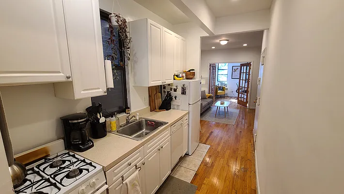 Rented by Aryeh Realty | media 18