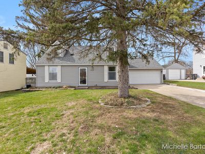 374 Brandywyne Dr NW, Comstock Park, MI, 49321