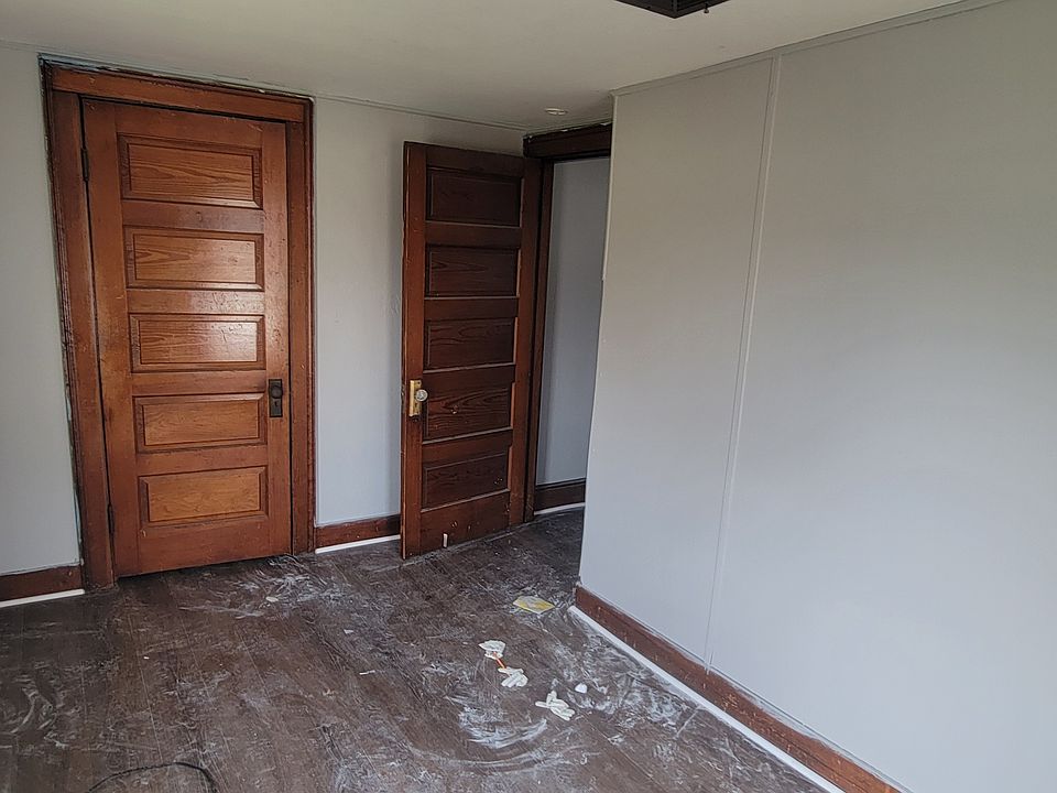 1st image of 608-610 E Rose St #608