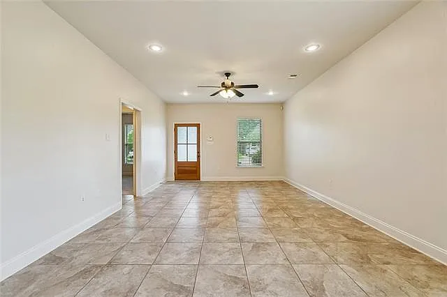 2 bed, 2.0 bath, 1200 sqft, $1,800 — Photo 3