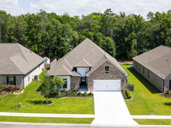 77 Constellation Ave, Freeport, FL 32439