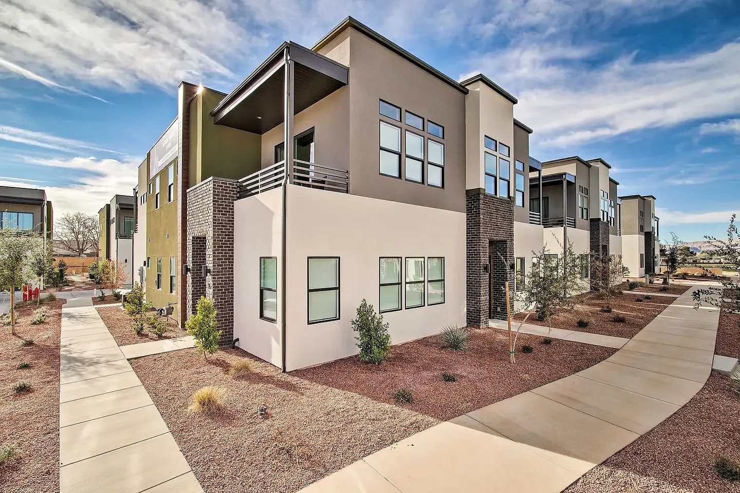 4 bed, 3.5 bath, 2600 sqft, $3,575 — Photo 1