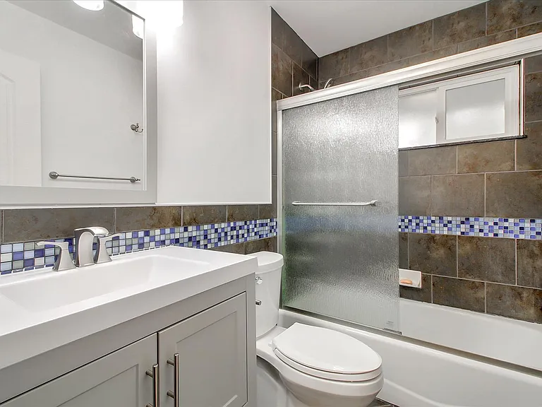 3586 Payne Ave #10 — Photo 19