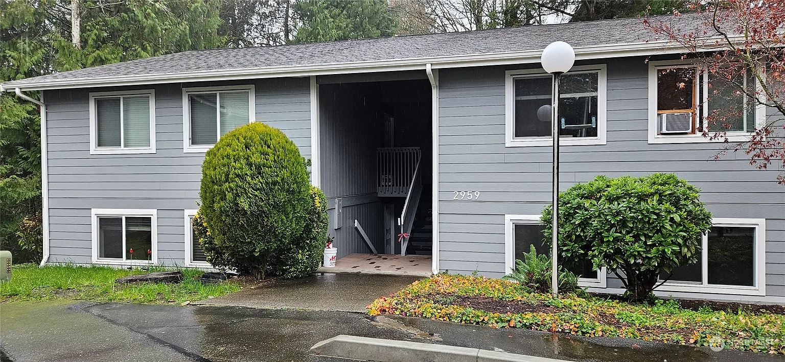 2959 SE Mile Hill Drive #D2 photo 1