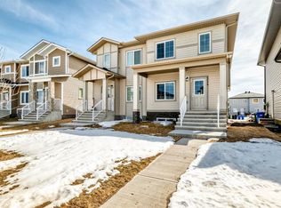 324 N Cornerbrook Dr NE, Calgary, AB T3N2J3