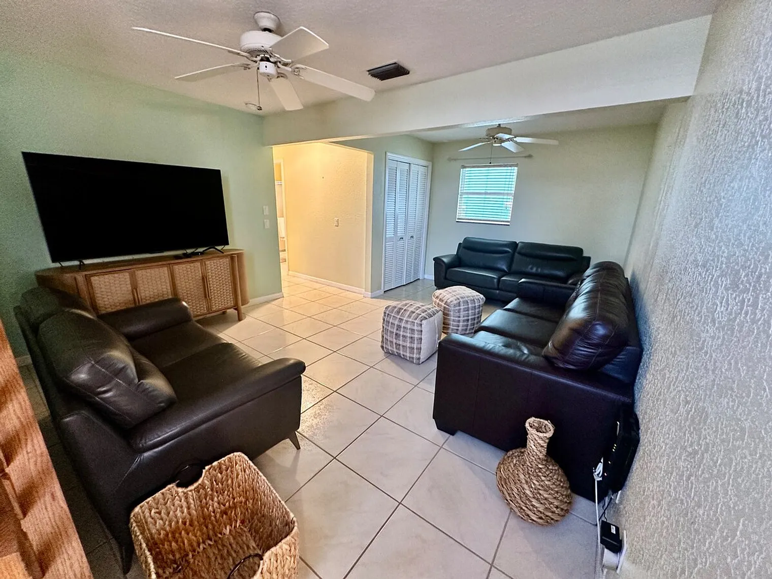 3 bed, 2.5 bath, $8,721 — Photo 1