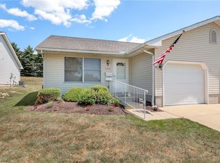 393 Spruce St, Barberton, OH 44203