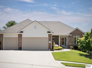 17107 Grant St, Omaha, NE 68116