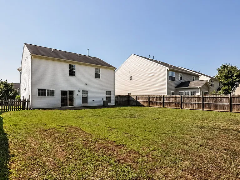 816 Stackhurst Way — Photo 17