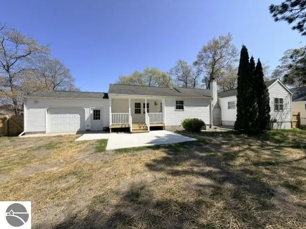 1161 Forest St, East Tawas, MI 48730