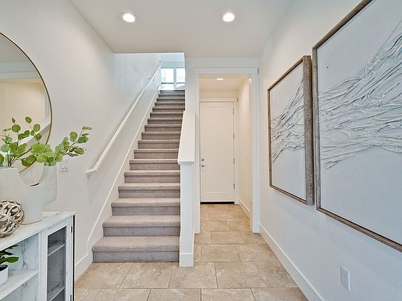 4th image of 115 W Julian St
