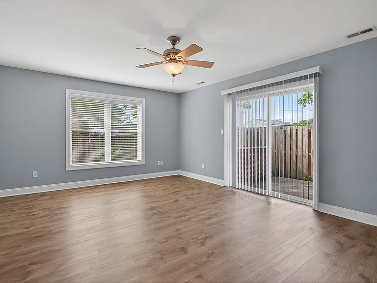 1136 Arlynn Ln — Photo 11