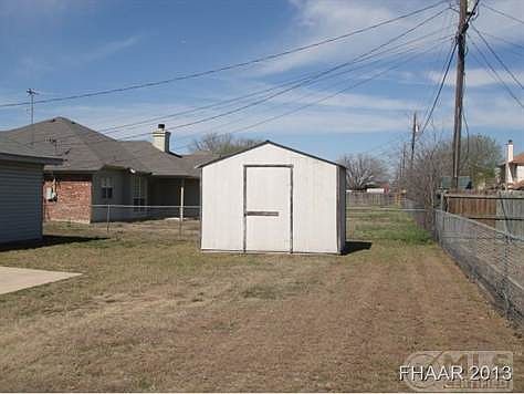4th image of 4709 Chantz Dr