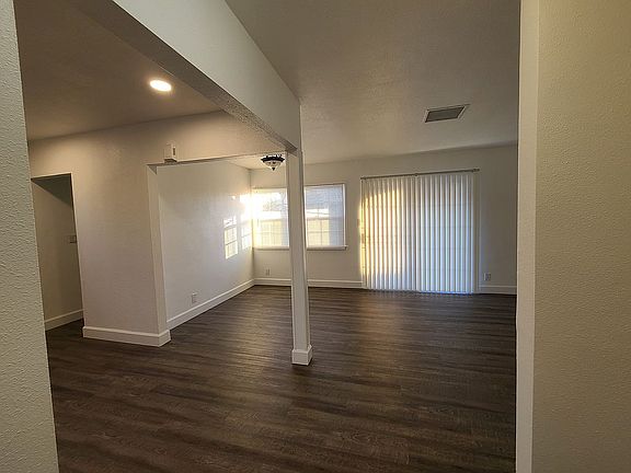 3rd image of 11852 Daniel Ave