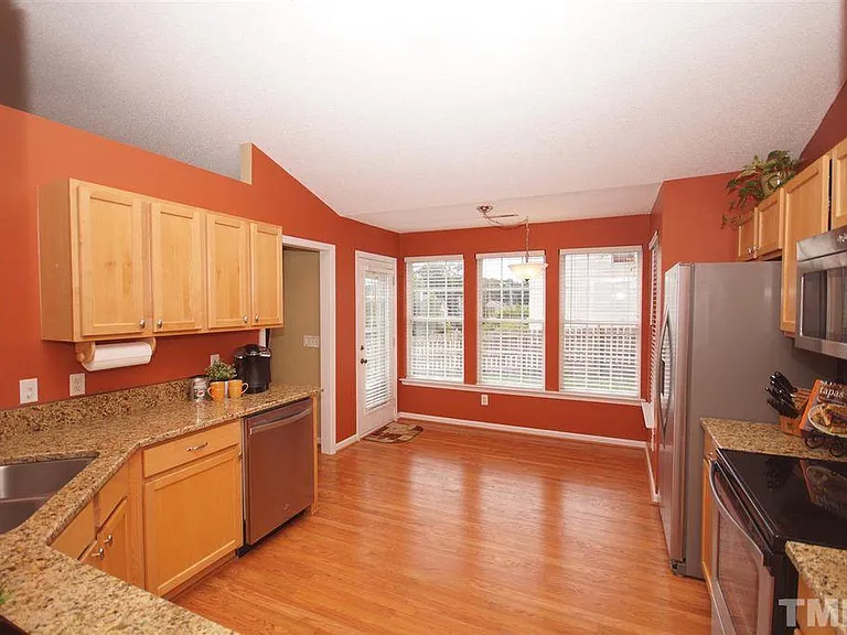 6901 Dawnalia Ct — Photo 13