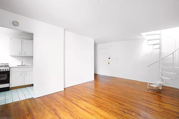 Rented by Waldstar Real Estate LLC | media 2