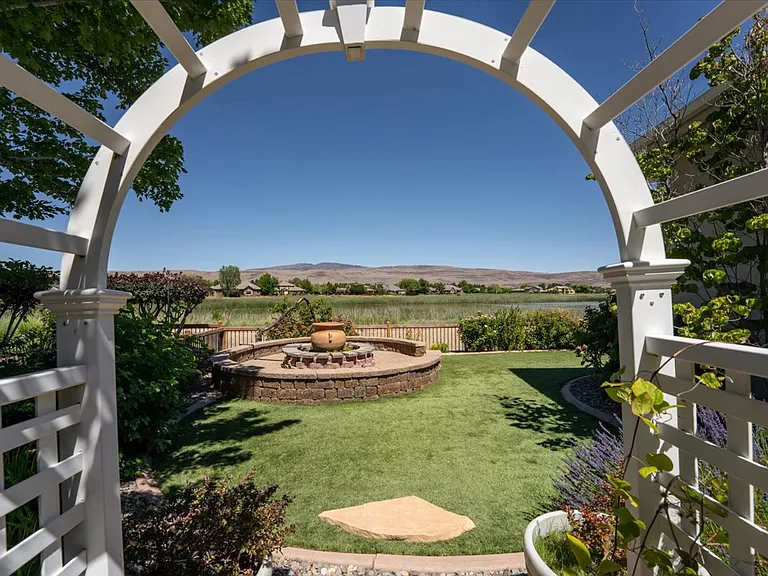 7330 Island Queen Dr — Photo 13