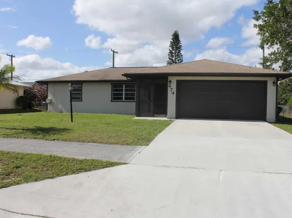 474 NW Airoso Blvd, Port Saint Lucie, FL 34983