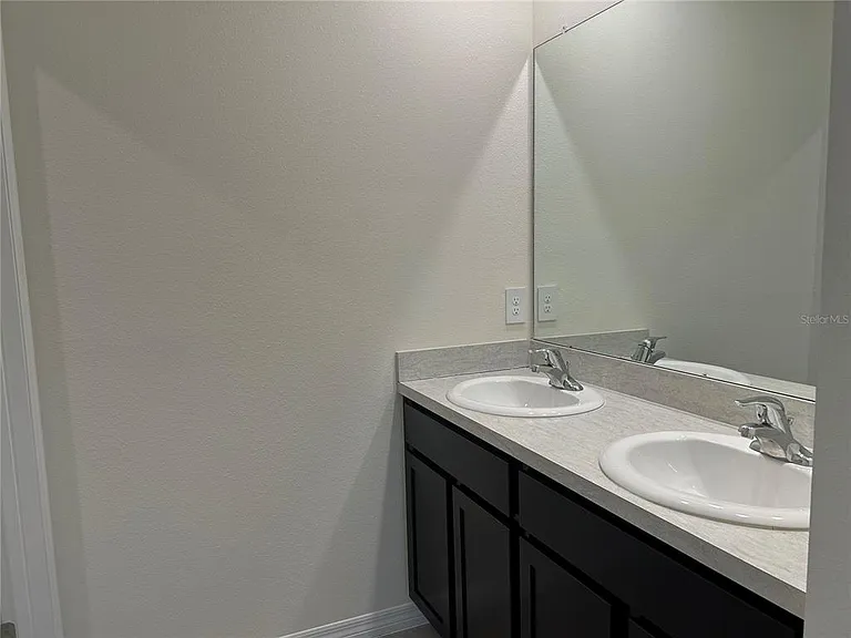 17218 Reserva Dr — Photo 27