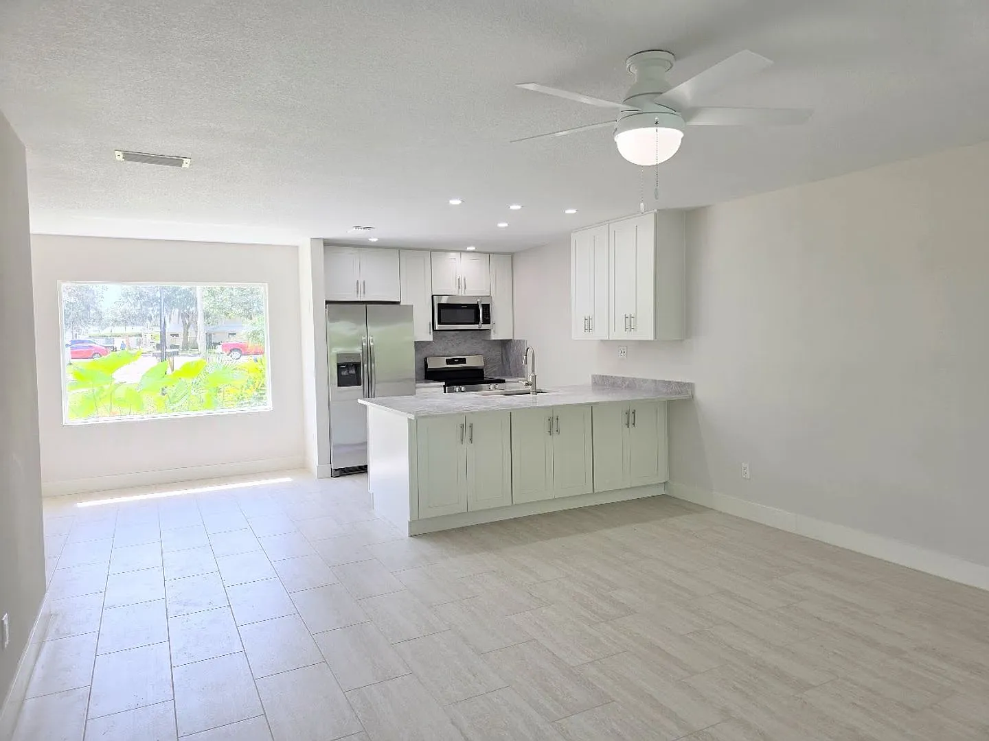 Waterfront 2 Bedroom, 2 Bath Condo with Dock — Photo 3