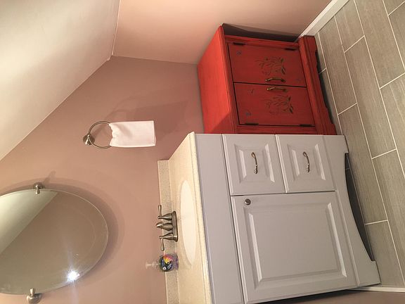 2nd floor bathroom