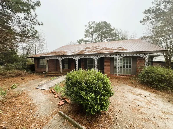 201 Kimbrough St, Linden, AL 36748