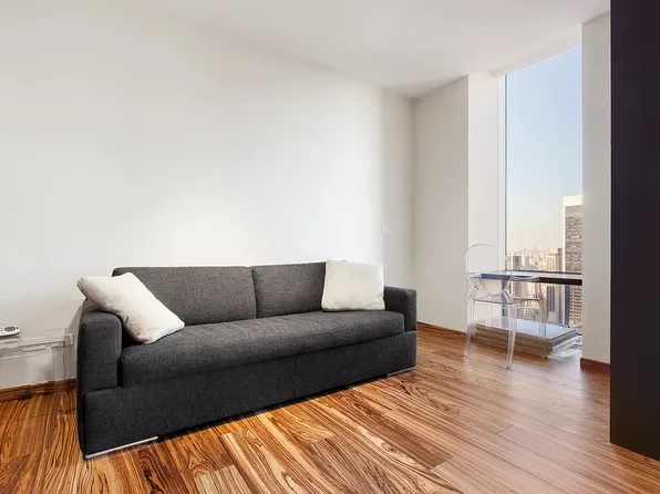 641 5th Avenue image 6 of 7