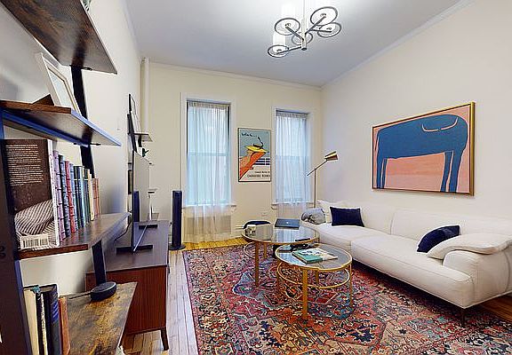 2nd image of 107 W 68th St APT 2C