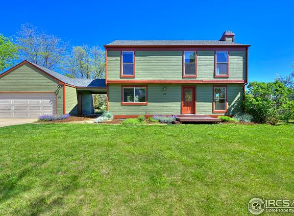 Spacious Front Yard