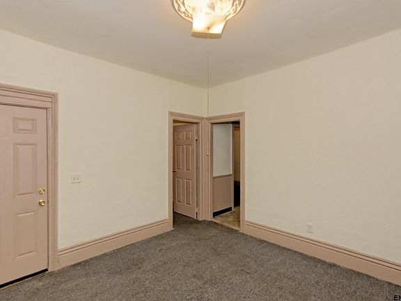 4th image of 88 Oakwood Ave