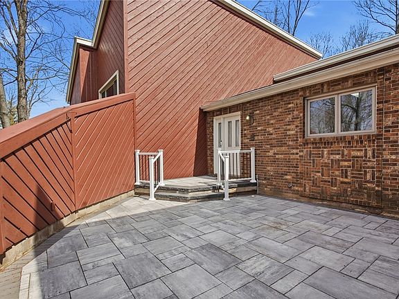 5th image of 438 Merrick Dr