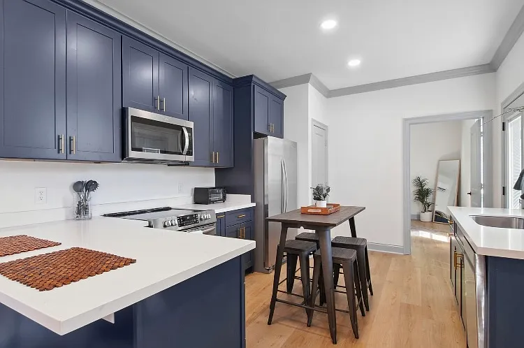 2 bed, 900 sqft, $2,500 — Photo 3