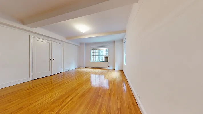 Rented by Bond New York | media 28