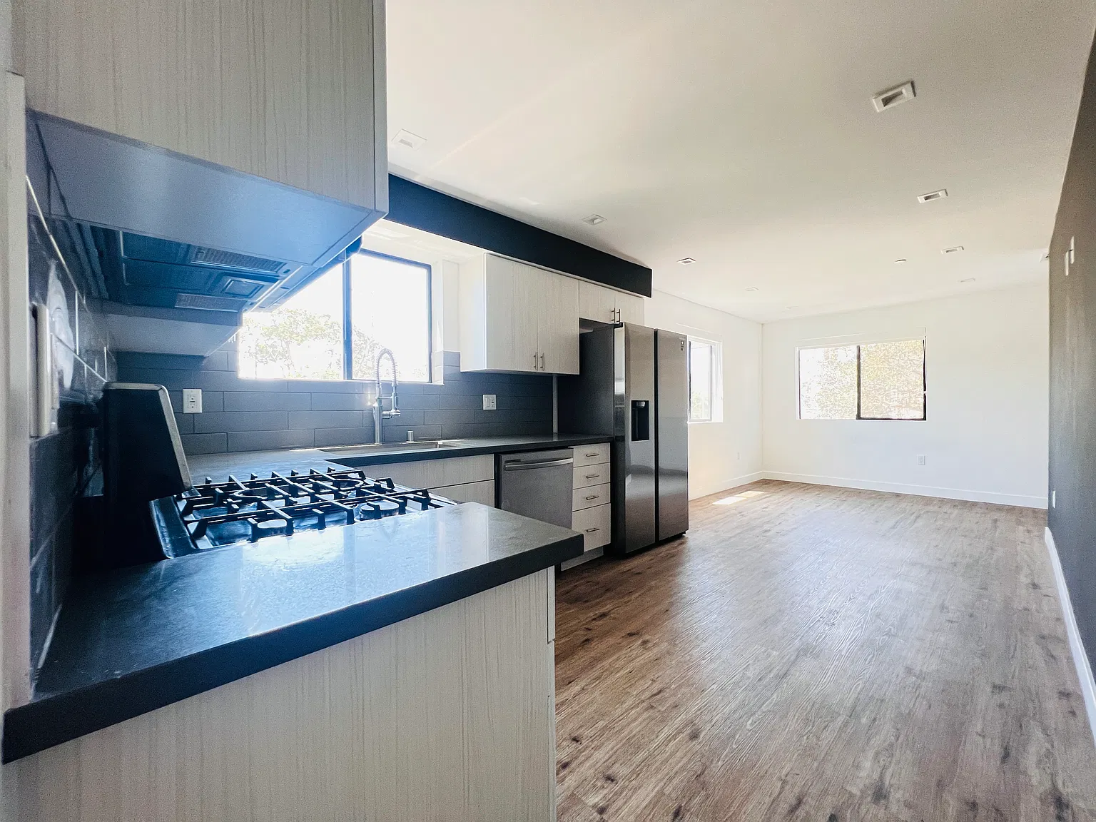 4 bed, 4.5 bath, $4,500 — Photo 1