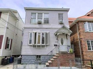 22-12 125th St, College Pt, NY 11356