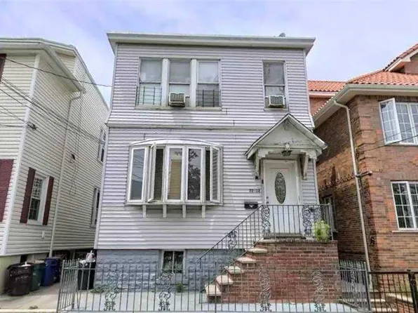 22-12 125th St, College Pt, NY 11356