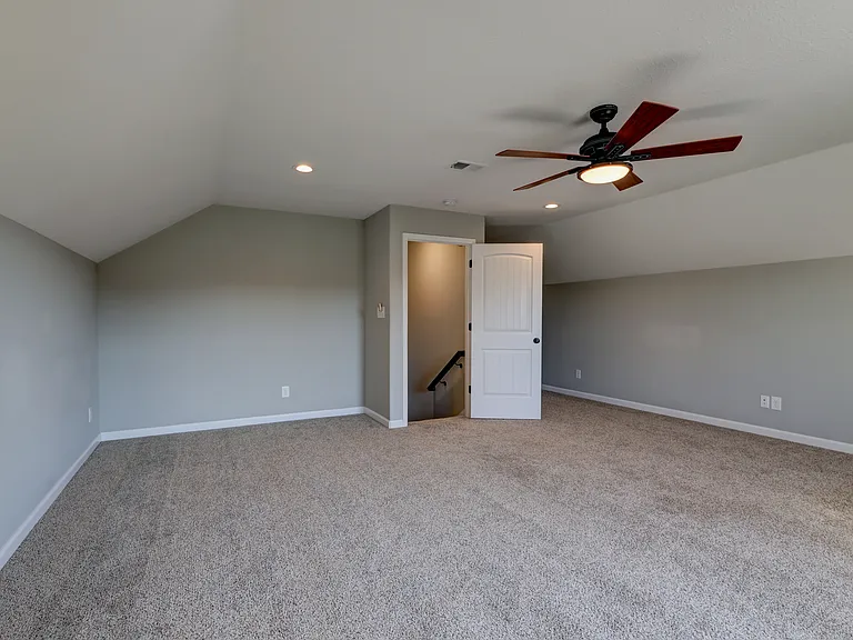 1008 Meadowview Ln — Photo 58