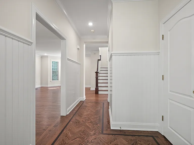 25 Decatur St #B — Photo 4