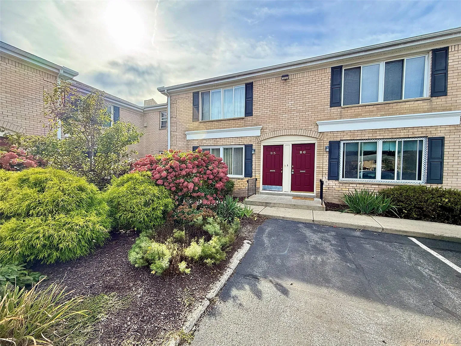 250 Beechwood Ave — Photo 1