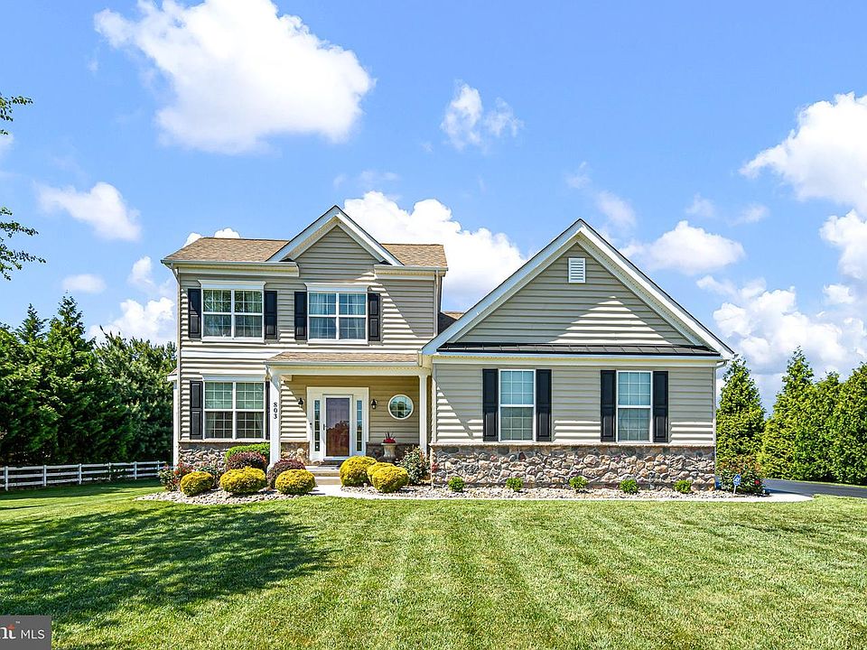 1st image of 803 Sylvia Way