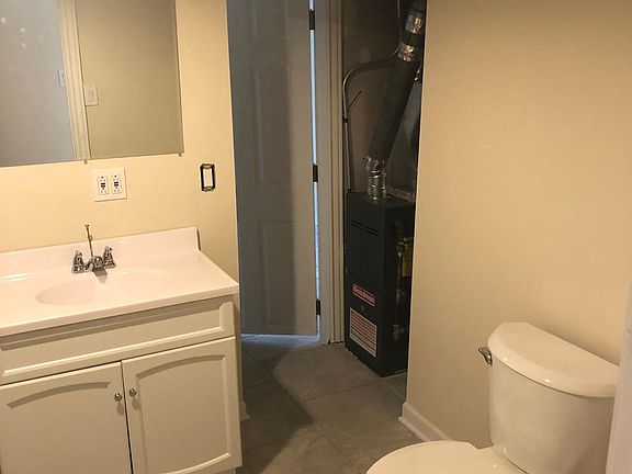 5th image of 2125 W Race Ave #G